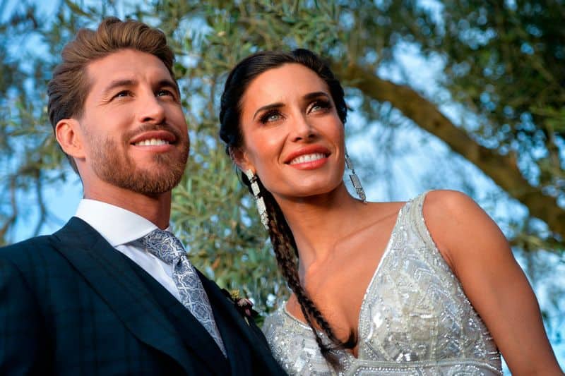 From Lionel Messi and David de Gea: 5 footballers who married their fans-ayh