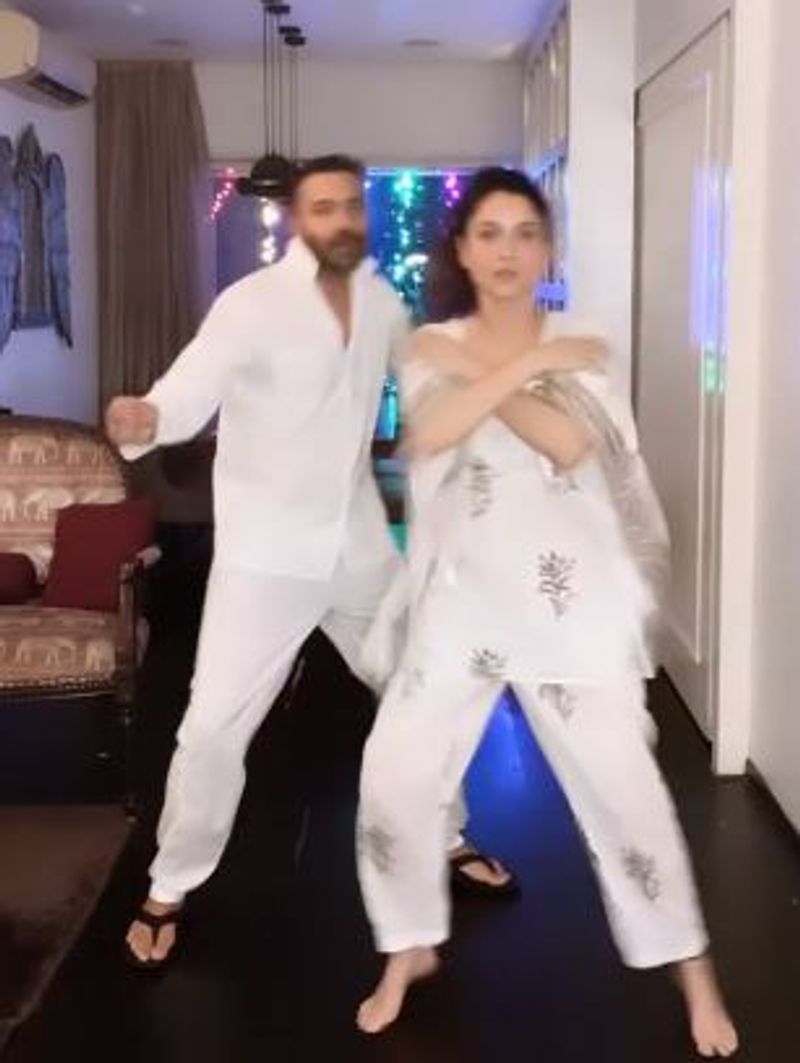 ankita lokhande dance with new boyfriens vikki arj