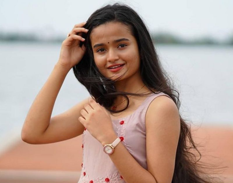 Mollywood actress Meenakshi always give replay to her fans comments dpl