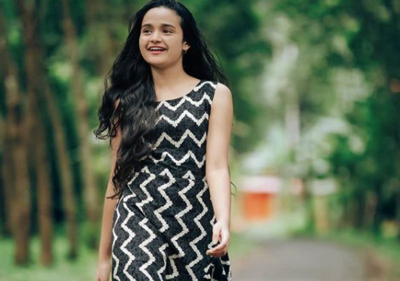 Mollywood actress Meenakshi always give replay to her fans comments dpl