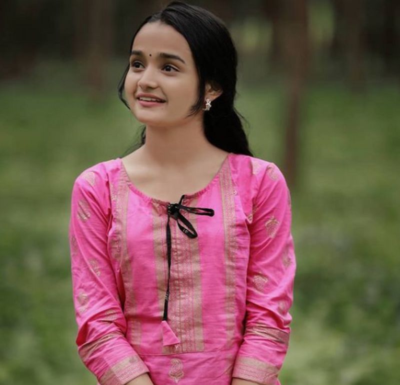 Mollywood actress Meenakshi always give replay to her fans comments dpl