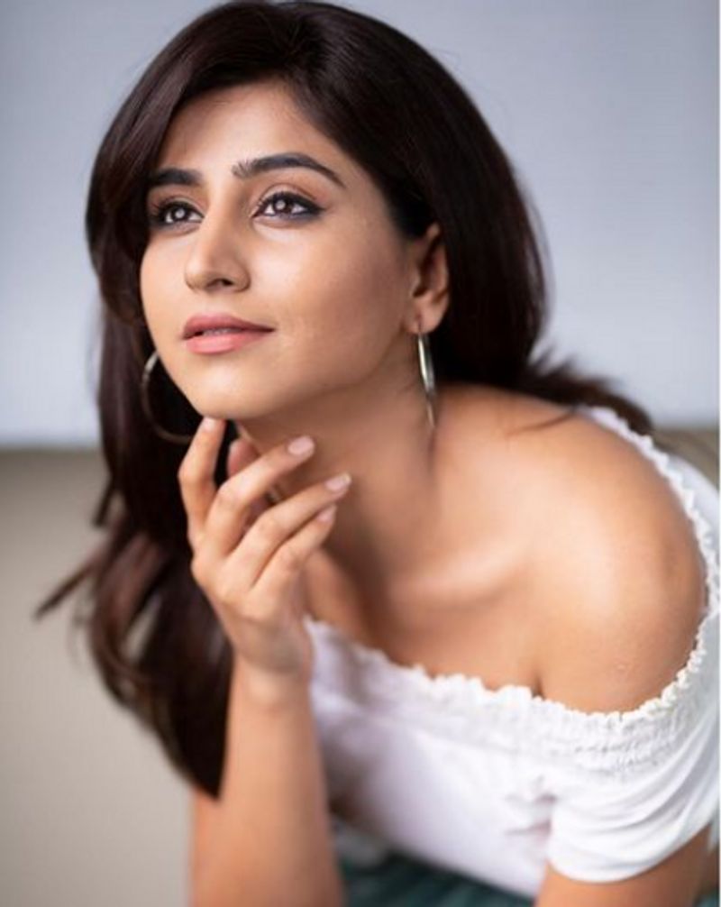 Tollywood Actress Varshini is busy in anchoring now dpl