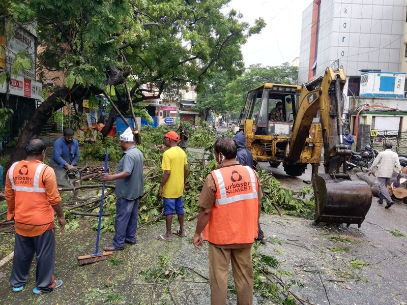 Cyclone Nivar 600 fishermen their families moved to relief camps in Puducherry pod