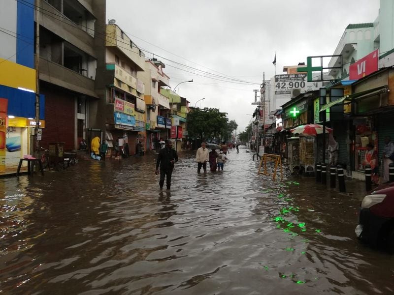 Cyclone Nivar 600 fishermen their families moved to relief camps in Puducherry pod