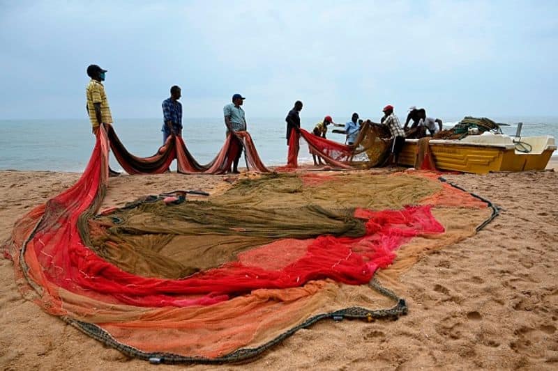 Nivar Cyclone Tamil Nadu and Pondicherry on high alert