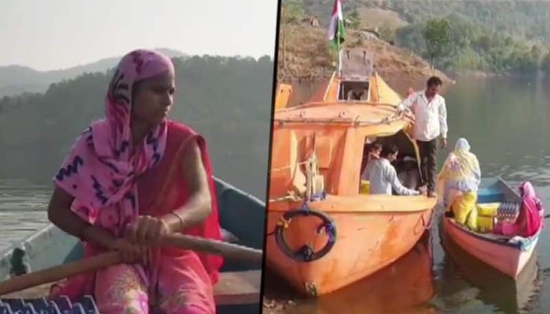 Anganawadi worker rows a boat for 18kms to deliver nutritious food to children