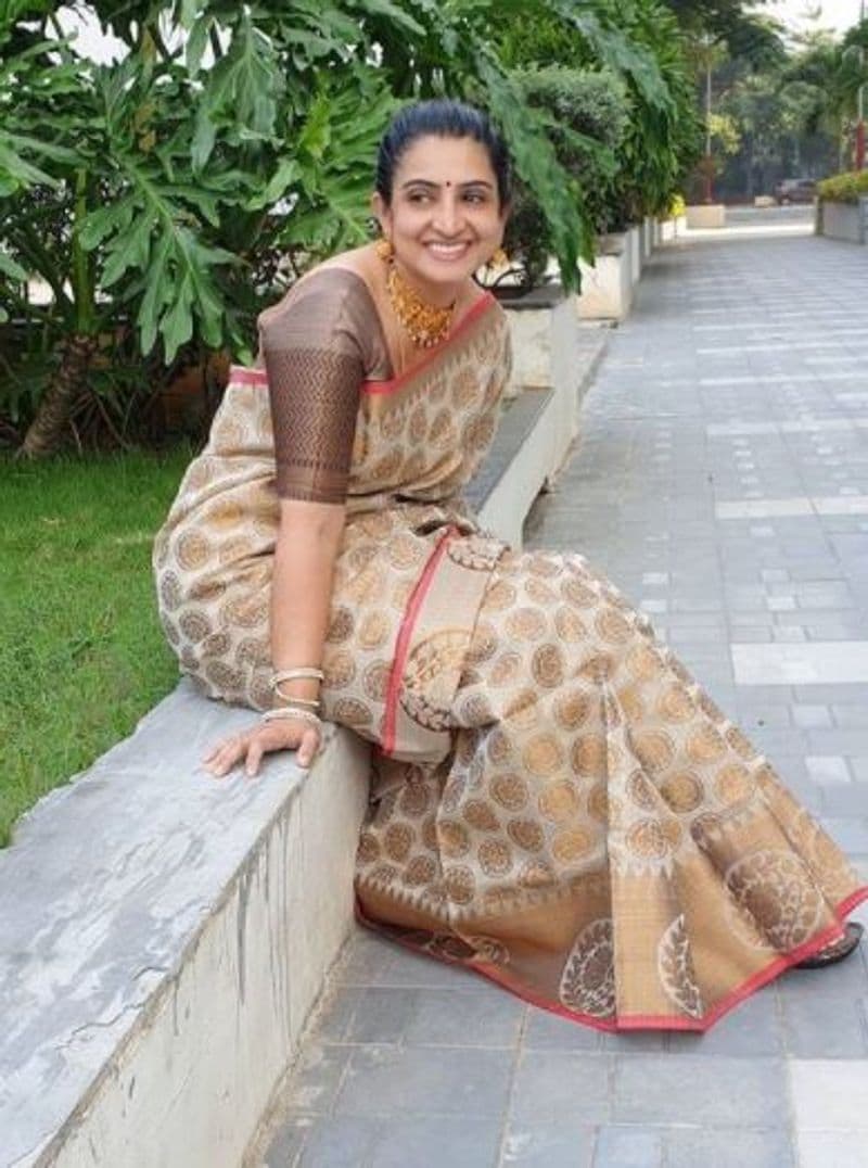 pandian store sujitha saree photo gallery