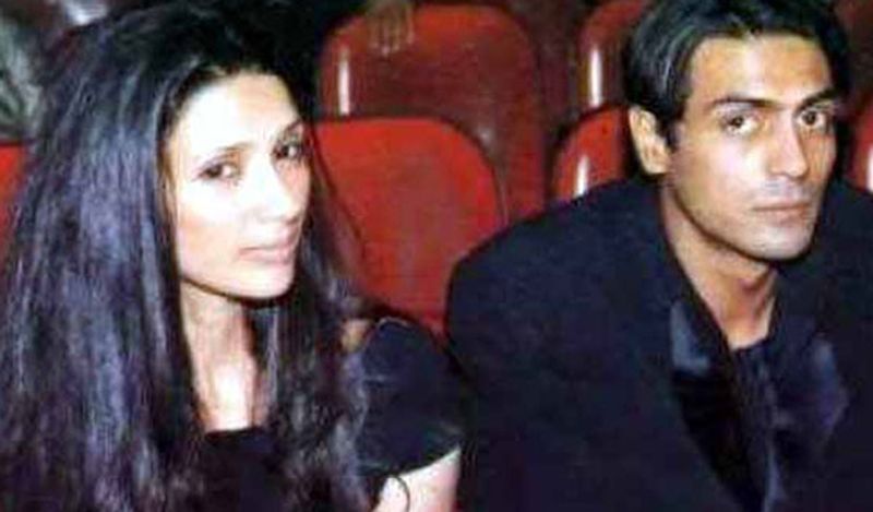 अर्जुन और मेहर शादी के 21 साल बाद अलग हो गए थे। दोनों ने अपना रिश्ता बचाने की कोशिश की थी मगर ऐसा नहीं हो पाने की वजह से दोनों ने अपने रिश्ते को खत्म करने का फैसला लिया। दोनों ने अपने अलग होने के बारे में ऑफिशियल घोषणा भी की थी। 