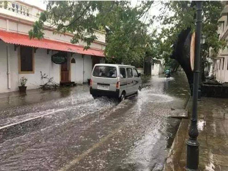 Cyclone Nivar makes landfall near Puducherry, weakens into severe cyclonic storm ALB