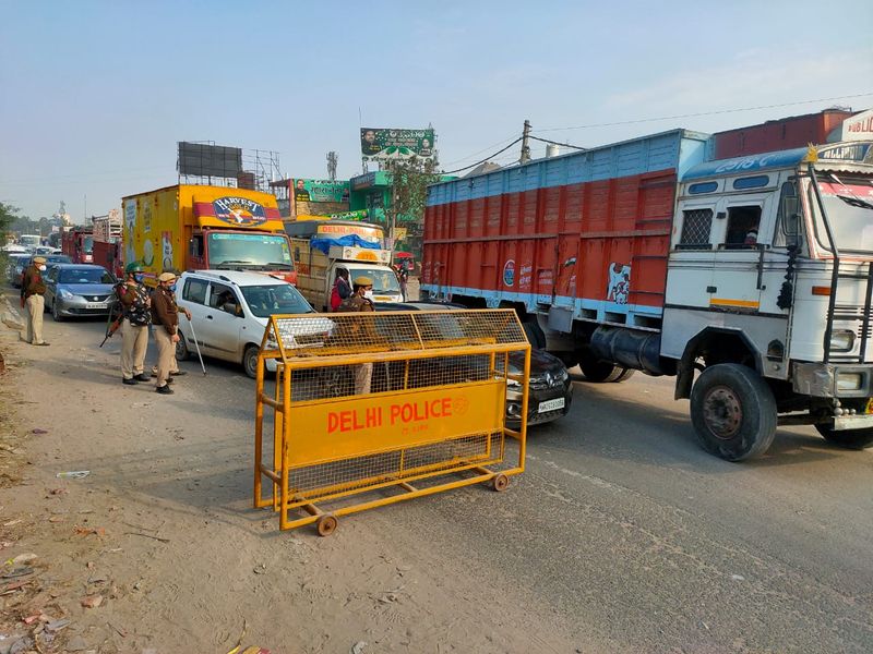 Delhi Chalo central government sent down a paramilitary force to stop the farmers march to delhi