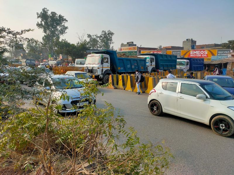 Delhi Chalo central government sent down a paramilitary force to stop the farmers march to delhi
