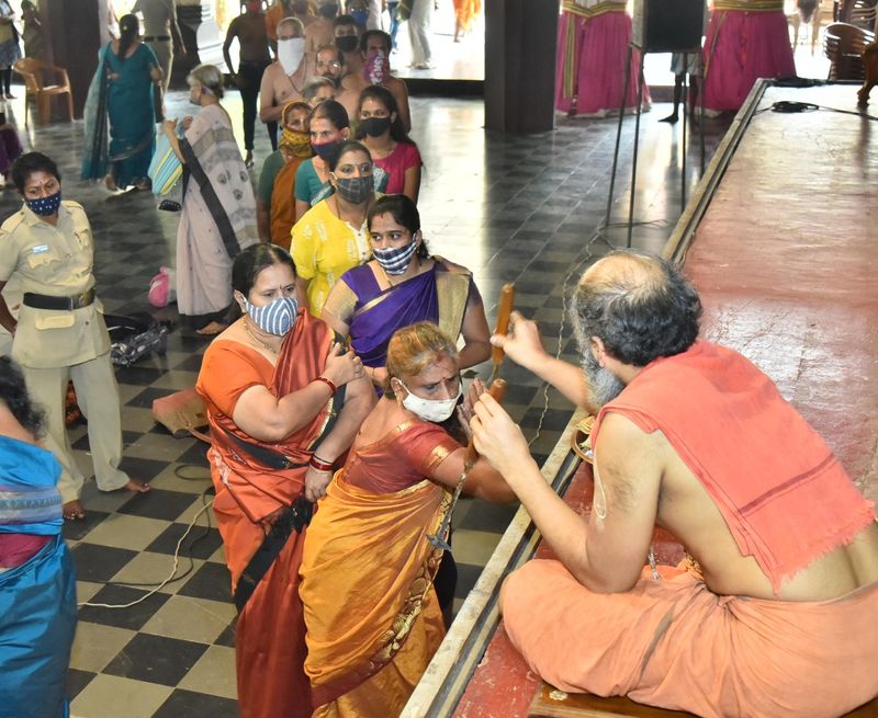 Thapta mudra Dharan in Udupi mutt snr