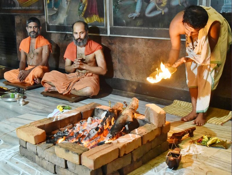 Thapta mudra Dharan in Udupi mutt snr