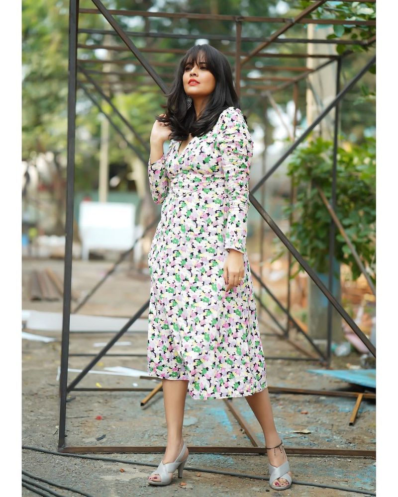 anasuya glamoure photos viral on social media arj