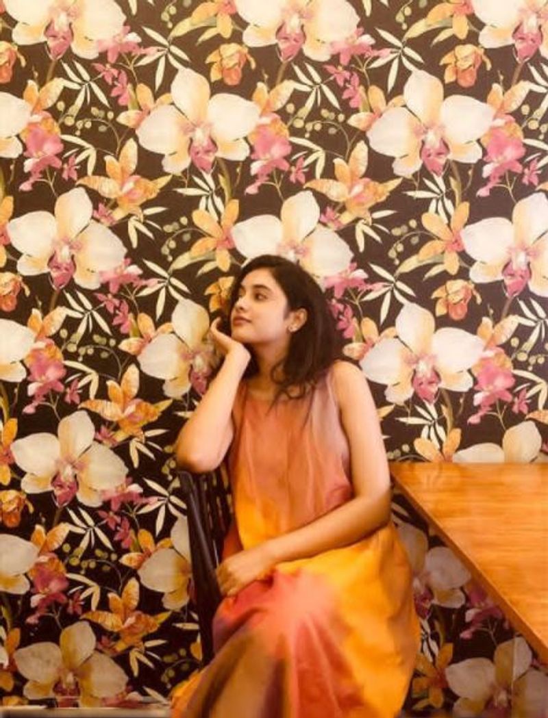 actress priyanka mohan latest modern dress photo gallery