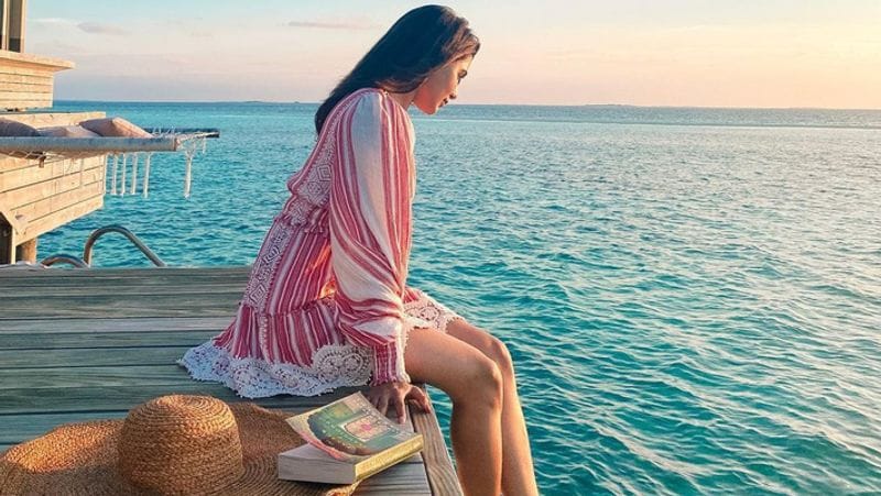 Actress Samantha look like sea color dress hot photo wins internet
