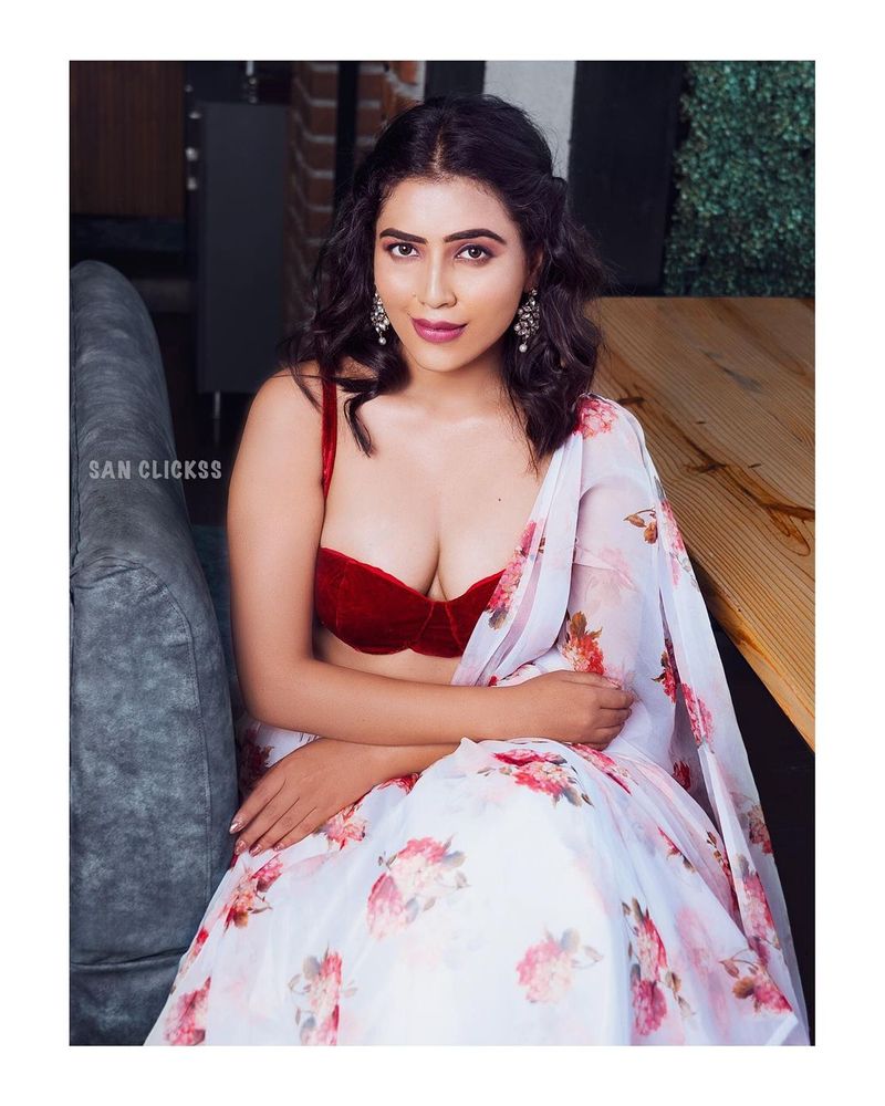 kannada actress sara annaiah bikini photos shake social media arj