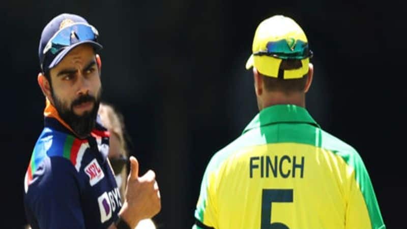 david warner and aaron finch scores fifty and australia got good start against india in first odi