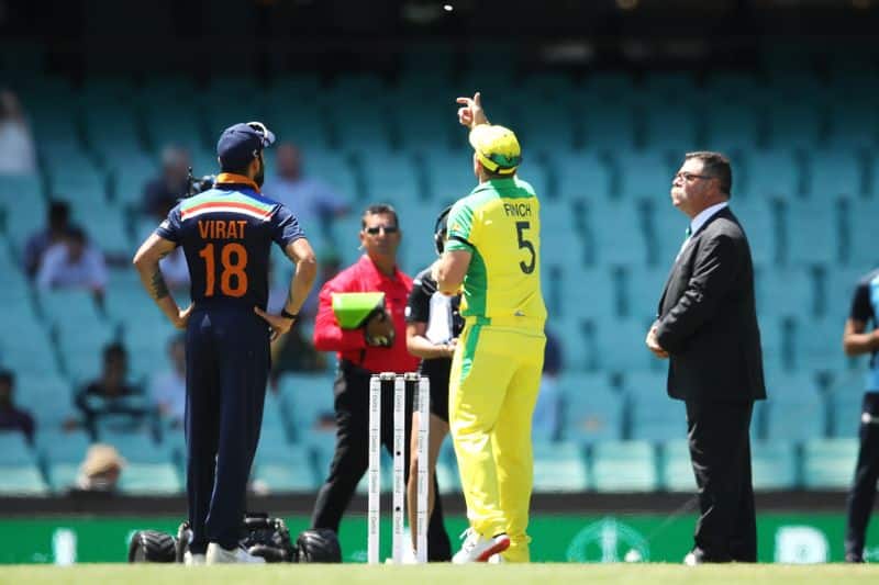 australia win toss opt to bat against india in second odi