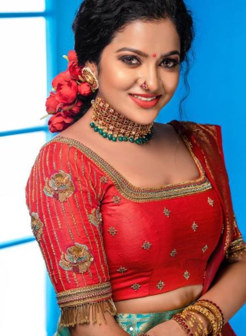 pandian store mullai recent reception bridal look photo gallery