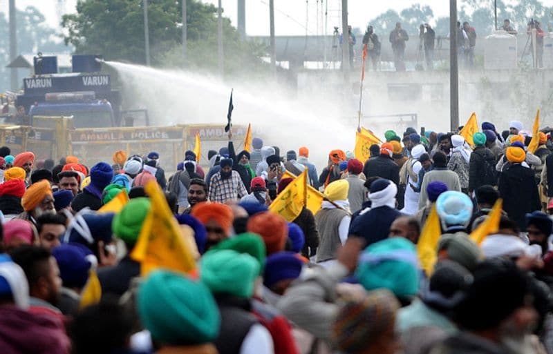 Delhi Chalo Farmers and police clash on the Delhi border