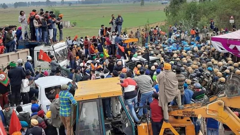 Delhi Chalo Farmers and police clash on the Delhi border
