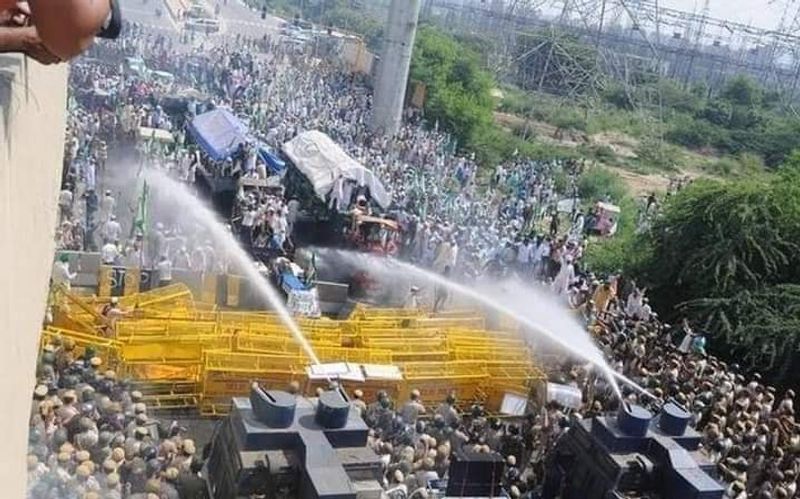 Delhi Chalo Farmers and police clash on the Delhi border