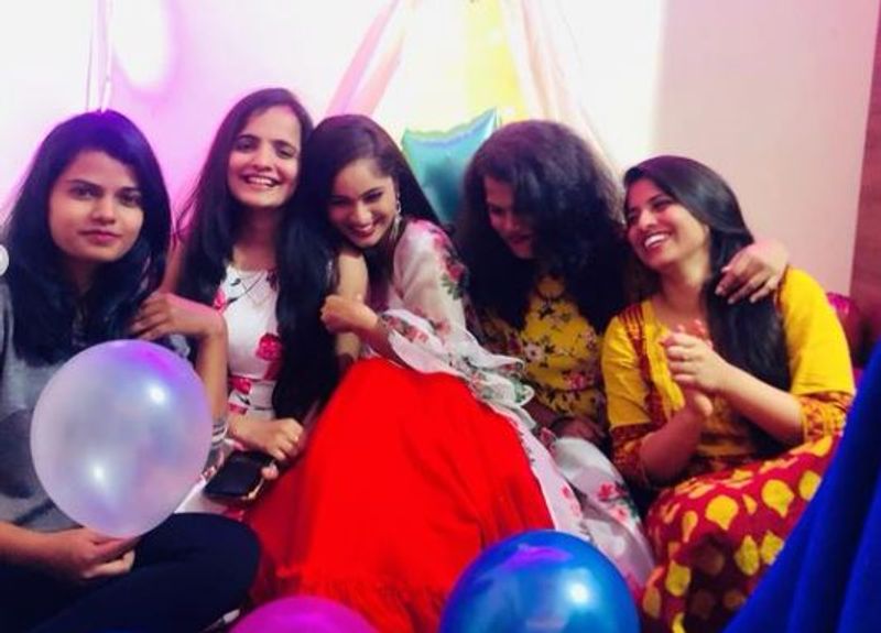 vijay tv serial actress tejaswini 25th birthday celebration