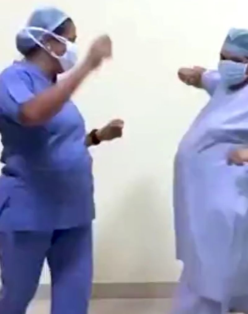 कोरबा के एक प्राइवेट अस्पताल में डिलीवरी के लिए विनीता सोनी को भर्ती कराया गया था। ऐसे में लेबर पेन से जूझ रही विनीता के दर्द को कम करने और डिलीवरी को आसान बनाने के लिए उनकी डॉक्टर ज्योति श्रीवास्तव ने तरीका निकाला। 