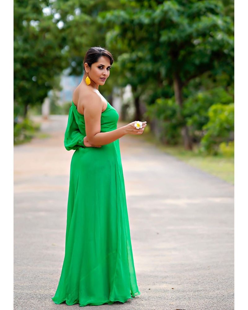 anasuya pregnent look in thank you brother arj