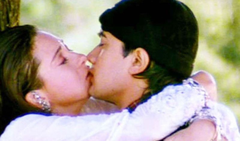 Raja Hindustani director Dharmesh darsan reveal dilip kumar praise of his film kissing Scene Between Karishma Kapoor And Aamir khan KPY