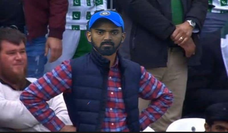glenn maxwell asks sorry to kl rahul while playing well against india in first odi