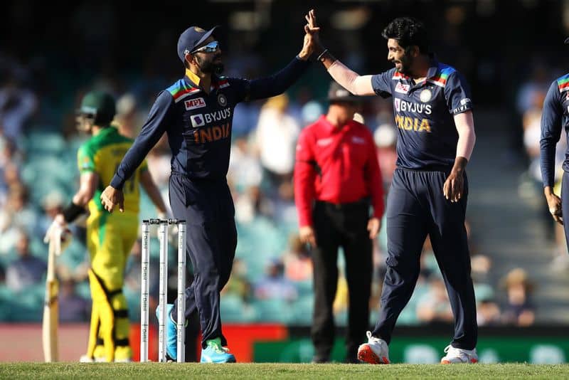 India vs Australia: Indian captain Virat Kohli looks very depressive and not happy with bowling CRA