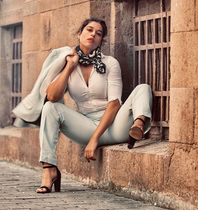 sheeva rana shared sexy pics on social media arj