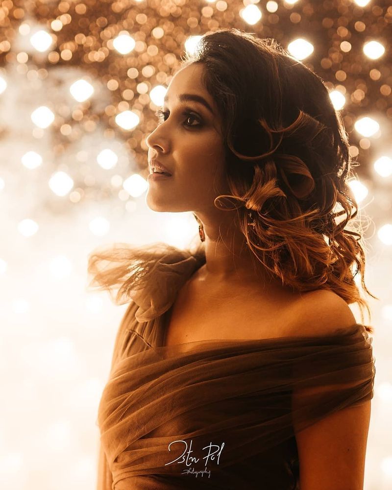 anikha surendharan glowing special dress photo goes viral