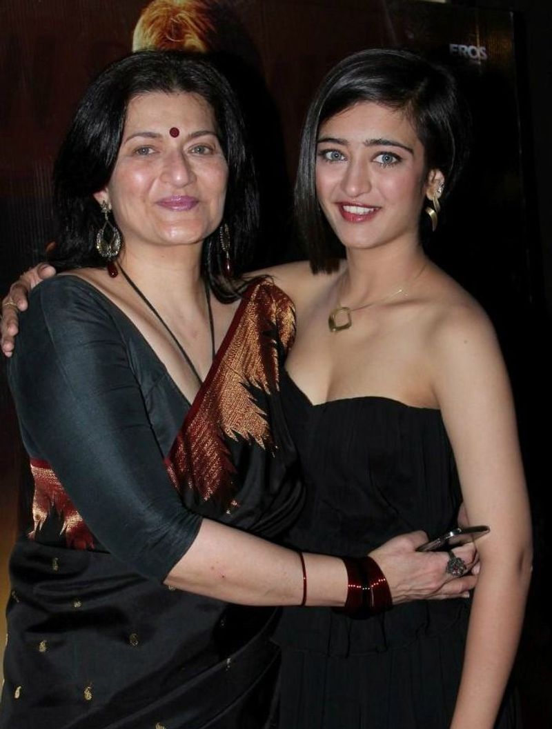 Tanuj Virwani clarifies his stance in Akshara Haasan s leaked jsp
