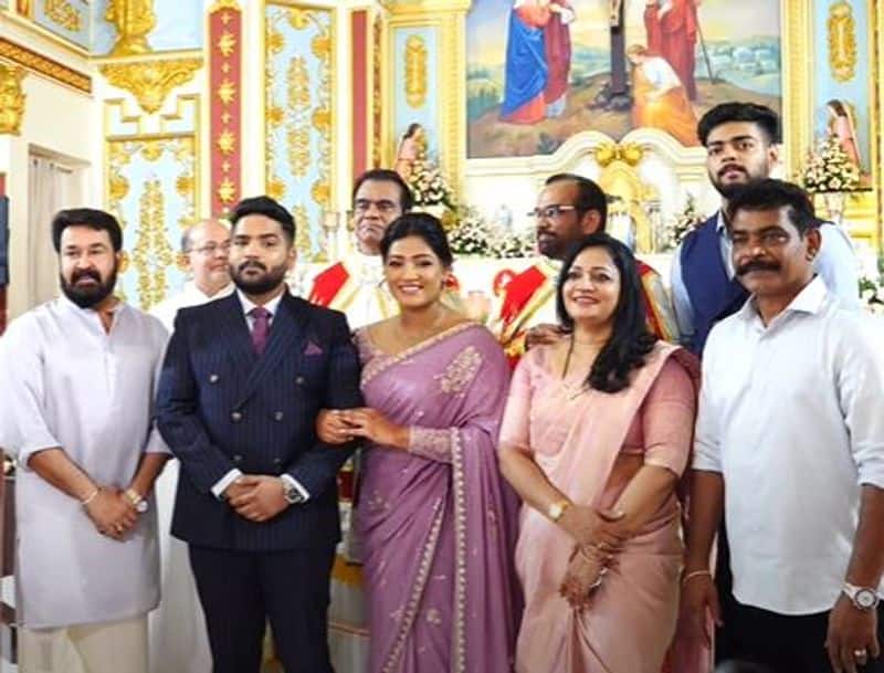 mohanlal participated in betrothal ceremony of antony perumbavoors daughter dr anisha
