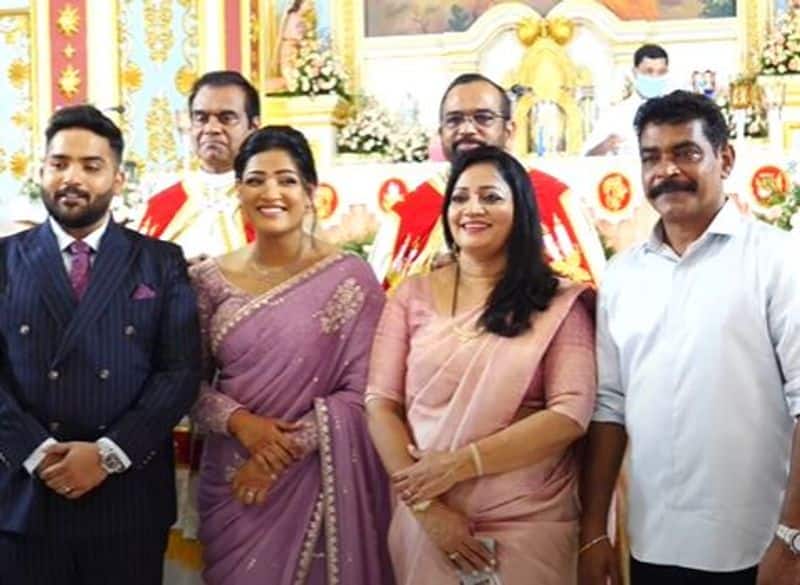 mohanlal participated in betrothal ceremony of antony perumbavoors daughter dr anisha