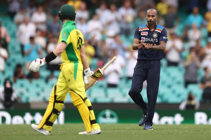 India vs Australia 2020-21: Centurion Steve Smith steers hosts to monstrous 389/3 in 2nd ODI-ayh