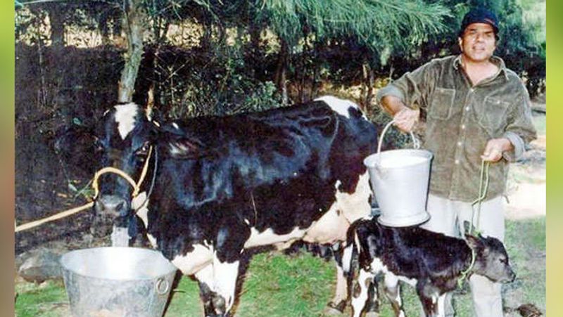 84 year old dharmendra living alone at farmhouse without two wives parkash kaur and hema malini