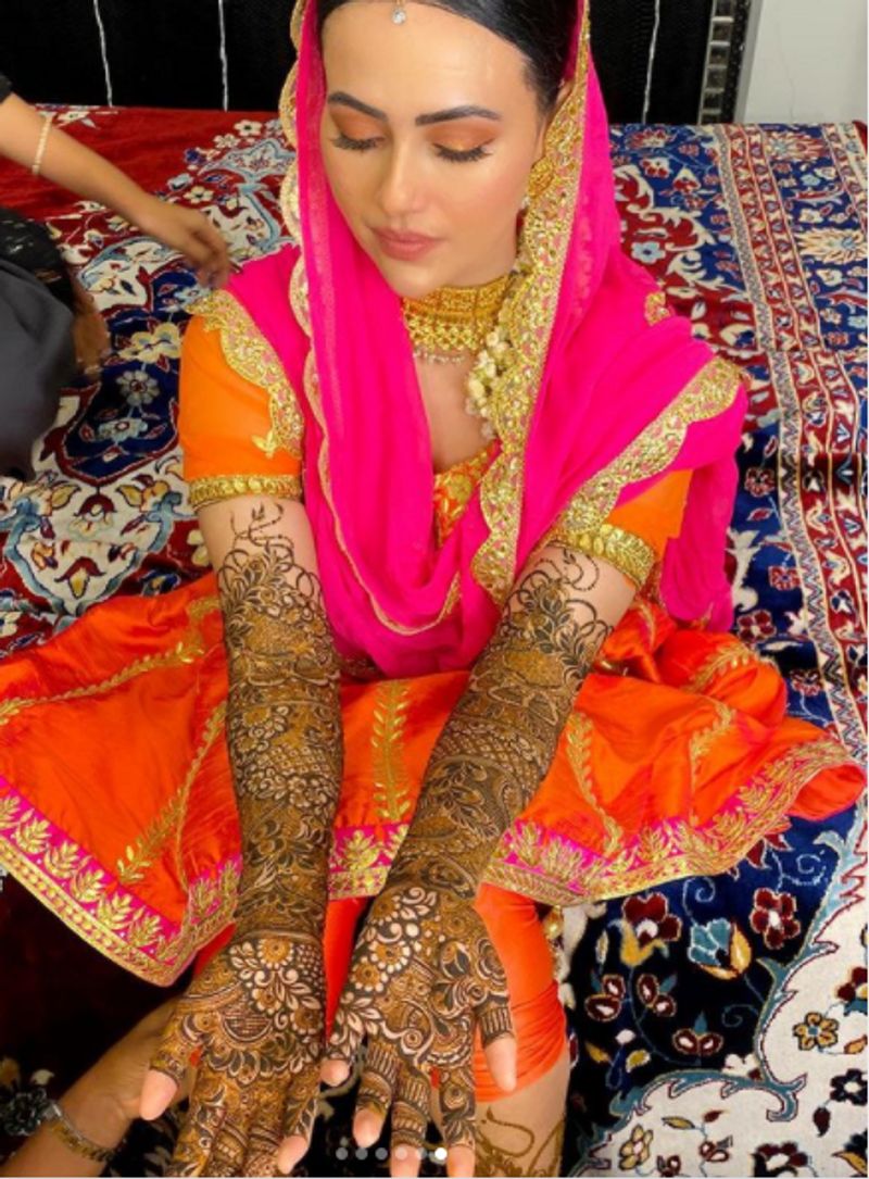 Bigg boss fame sana khan mehandi and wedding photos goes viral dpl