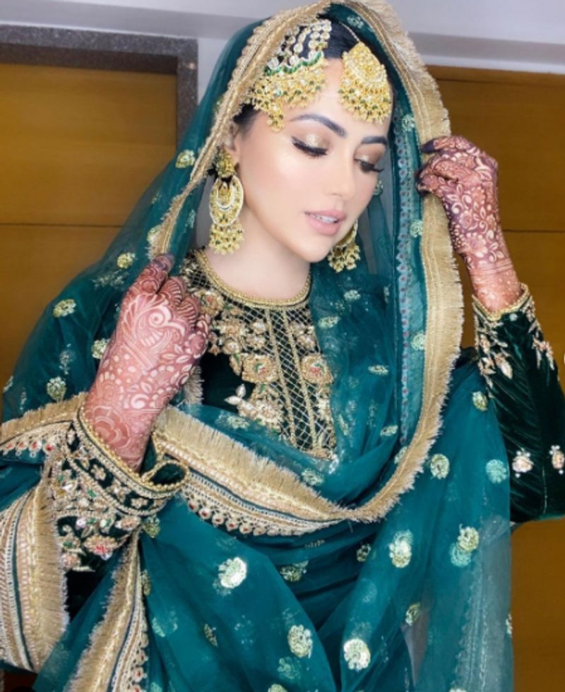 Bigg boss fame sana khan mehandi and wedding photos goes viral dpl
