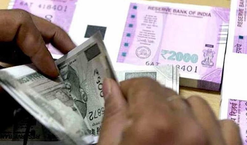 इससे पहले आरबीआई द्वारा NEFT के नियमों में भी बदलाव किया गया था। NEFT की सुविधा दिसंबर 2019 से 24 घंटे उपलब्ध है। मौजूदा नियमों के मुताबिक, दूसरे और चौथे शनिवार को छोड़कर महीने के सभी वर्किंग डे पर सुबह 7 बजे से शाम 6 बजे तक RTGS की मदद से फंड ट्रांसफर किया जा सकता है, जो एक दिसंबर से बदल जाएगा, और 24 घंटे यह सुविधा उपलब्ध होगी।
