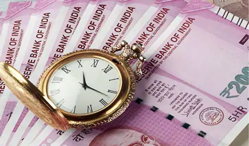 अब 24 घंटे RTGS का फायदा
एक दिसंबर से बैंक ग्राहकों के लिए रियल टाइम ग्रॉस सेटलमेंट (RTGS) की सुविधा 24*7 घंटे उपलब्ध होगी। रिजर्व बैंक ऑफ इंडिया ने कहा है कि 1 दिसंबर, 2020 से RTGS ट्रांजैक्शन की सुविधा 24 घंटे के लिए उपलब्ध होगी। कोरोना काल में ऑनलाइन ट्रांजैक्शन में काफी तेजी आई है।
