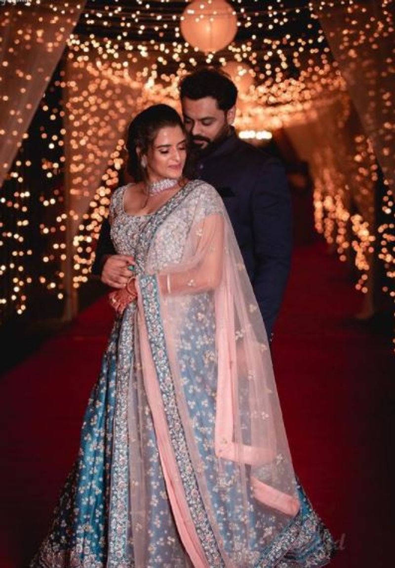 vijay tv serial actress rashmi got engaged photo fire in internet