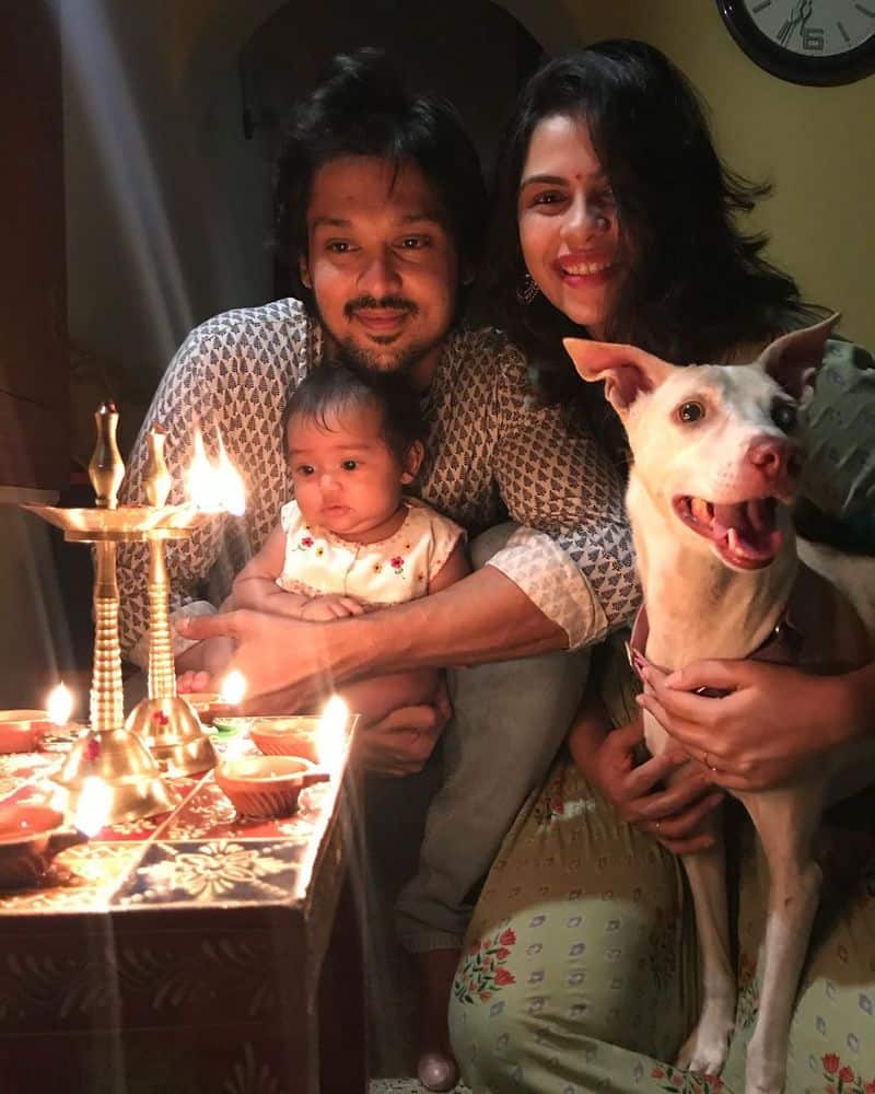 Actor Nakkhul celebrate Karthigai deepam with his cute daughter Photos going viral