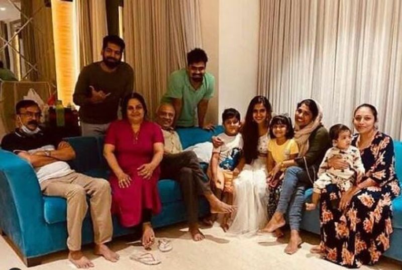 samyuktha celebration out off biggboss photo goes viral
