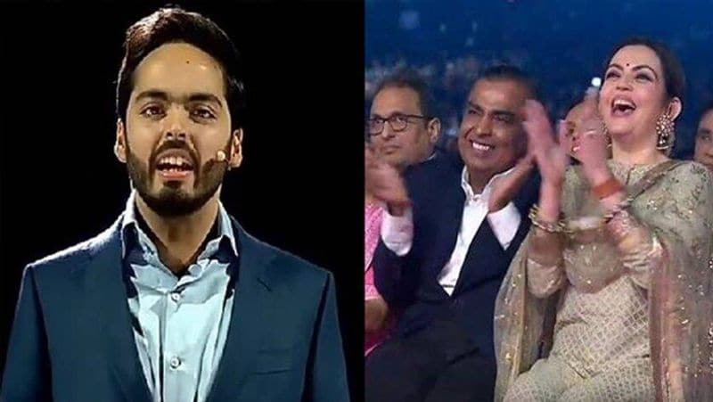 अपनी पहली सैलरी के जिक्र के बाद उन्होंने अनंत से उनकी पहली कमाई पूछी। इस सवाल को सुनने के बाद अनंत ने जो जवाब दिया, उसको सुनकर समारोह में बैठे सभी लोगों के हंस पड़े।