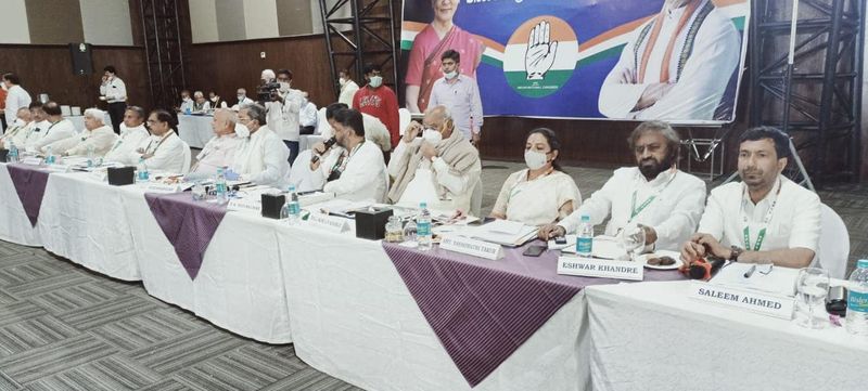Here Is Inside Details of Karnataka congress meeting in bengaluru rbj