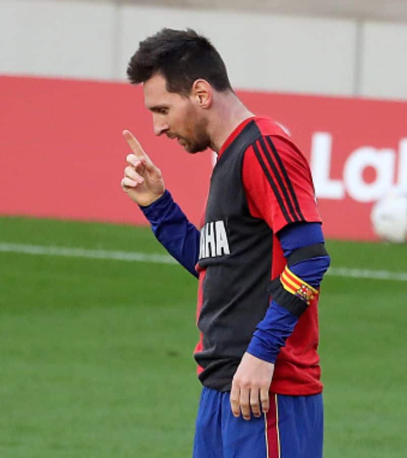 Messi tribute Maradona in emotional way, Barcelona penalized for that spb